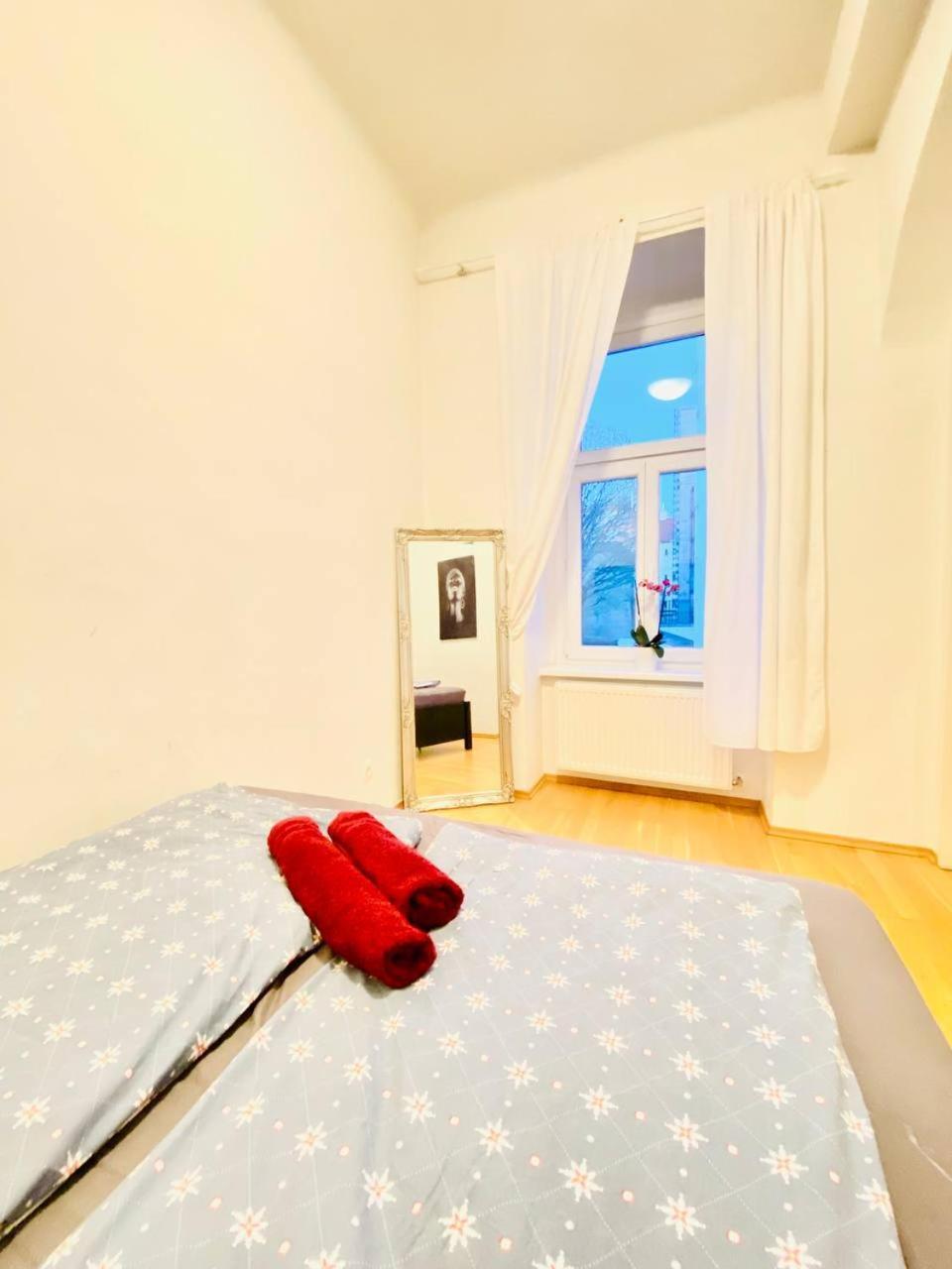 Family Apartment Th8 8 Wien Exteriör bild