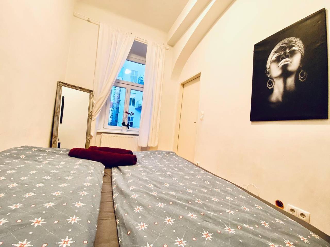 Family Apartment Th8 8 Wien Exteriör bild