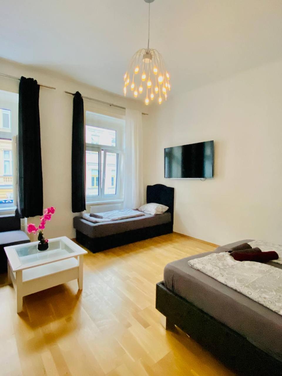 Family Apartment Th8 8 Wien Exteriör bild
