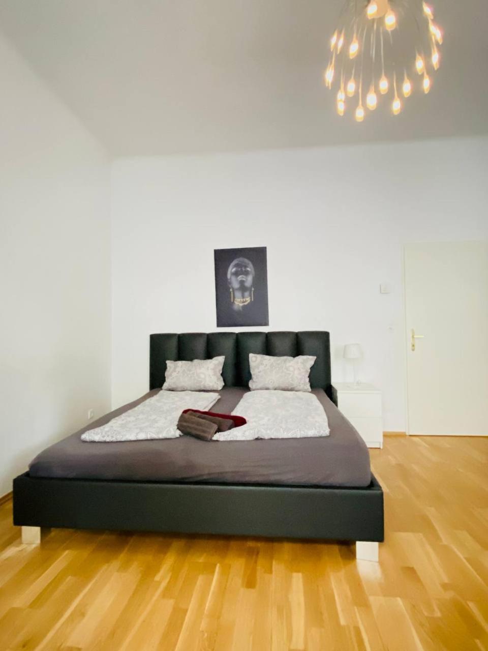 Family Apartment Th8 8 Wien Exteriör bild