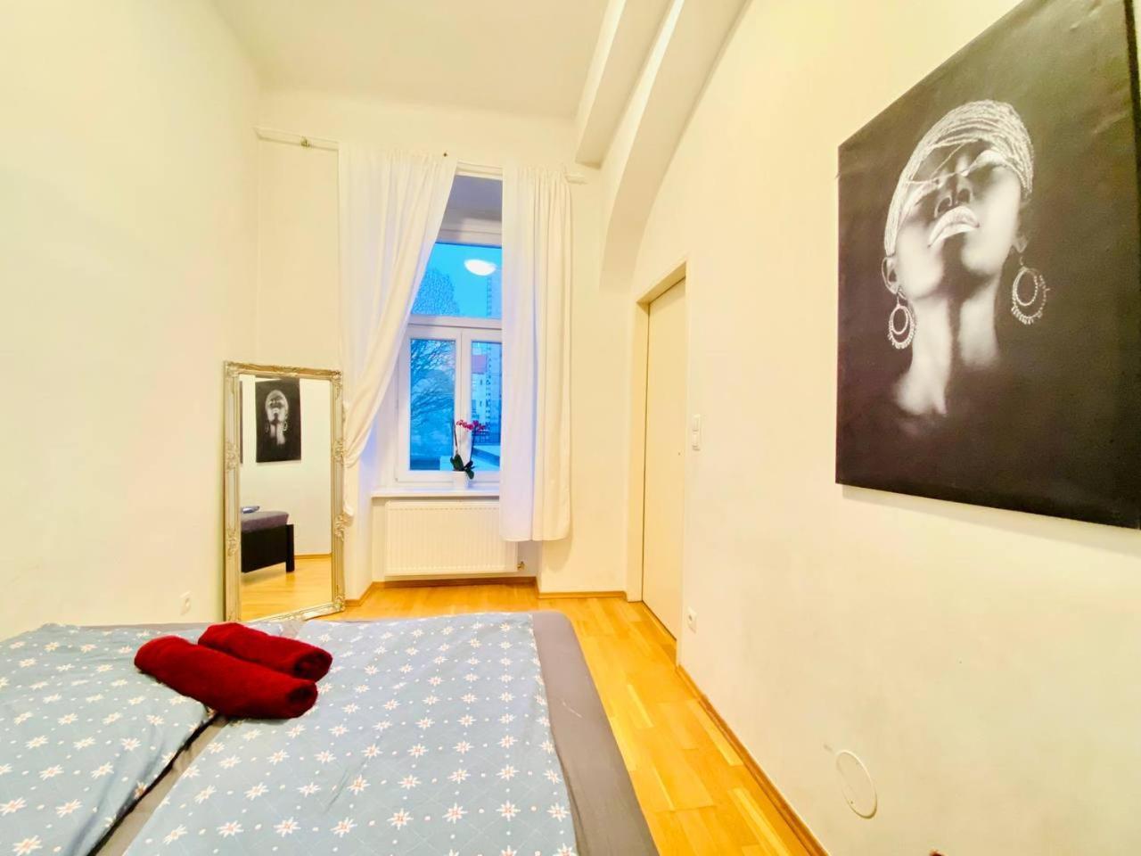 Family Apartment Th8 8 Wien Exteriör bild