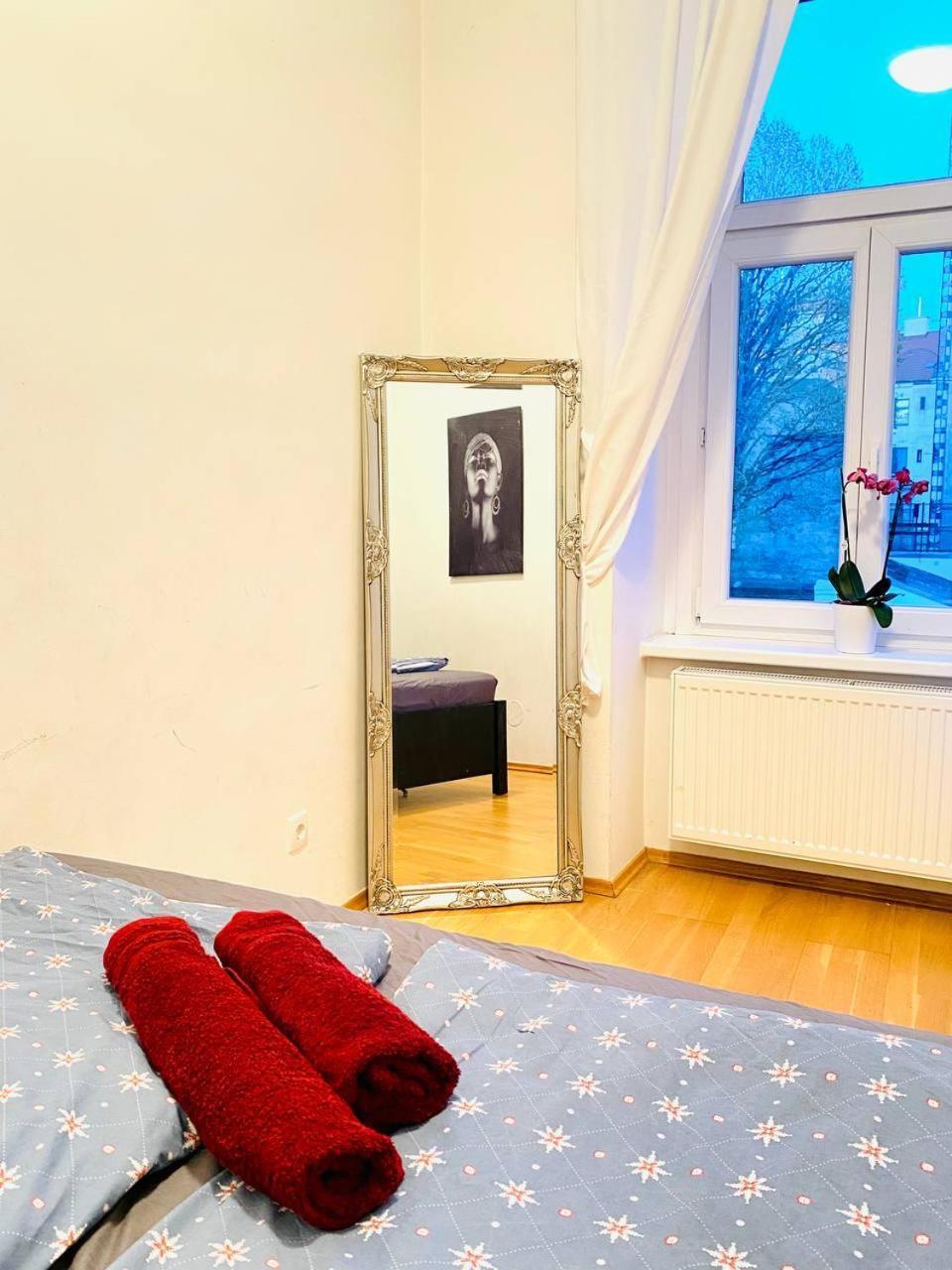 Family Apartment Th8 8 Wien Exteriör bild